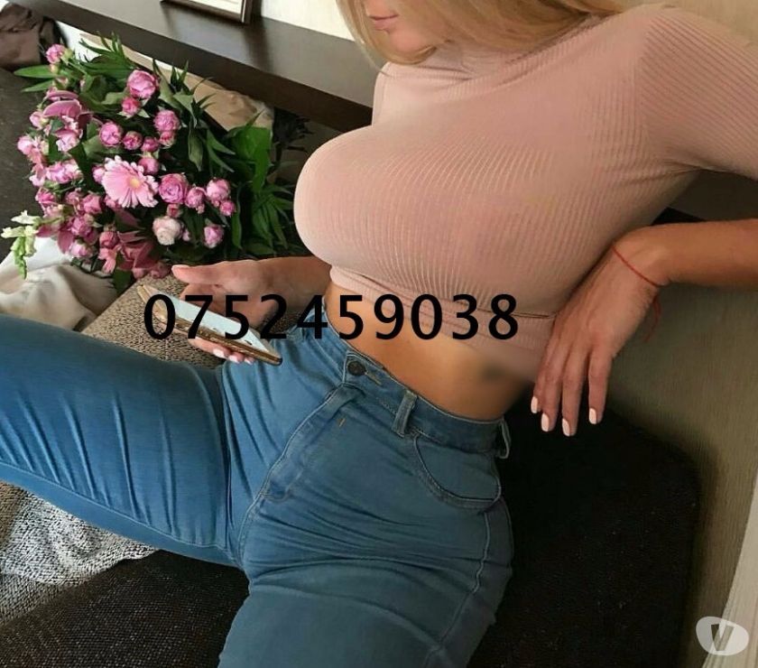 Magnifique blonde torride prête à vous recevoir
